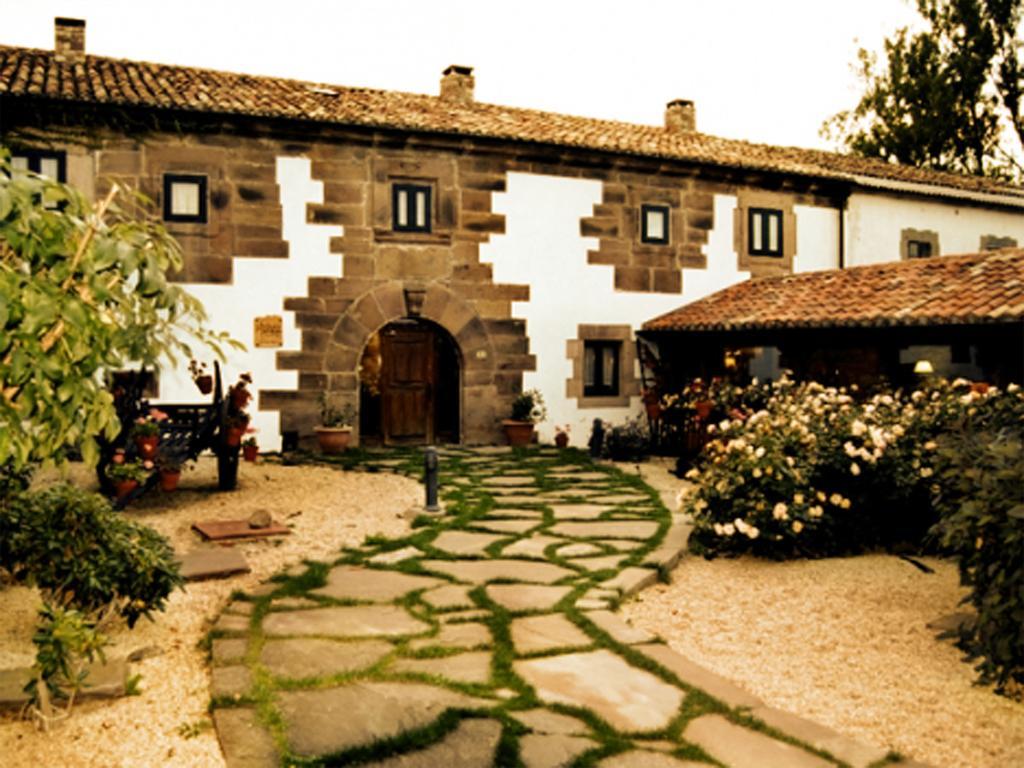La Casa De Las Brujas Hotel Barrio  Exterior photo