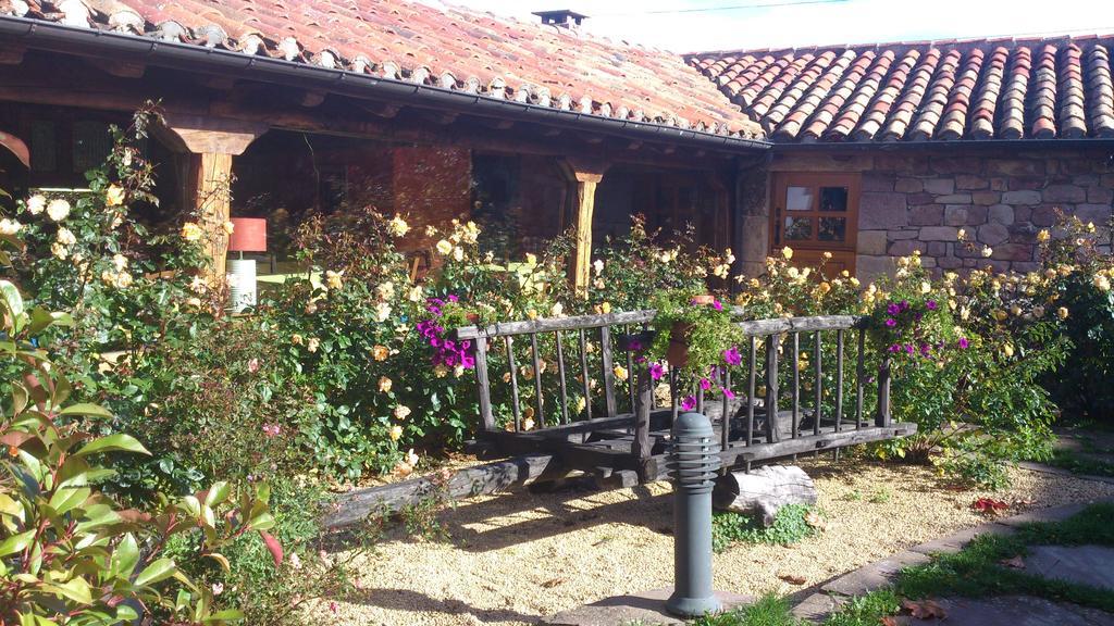 La Casa De Las Brujas Hotel Barrio  Exterior photo